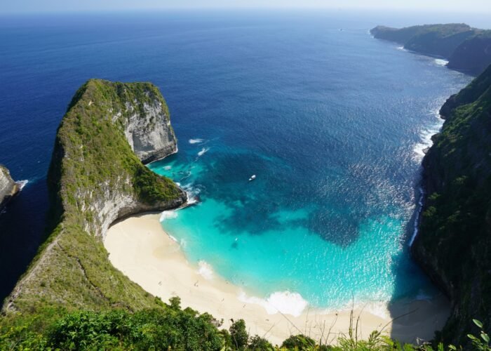 4 Days Bali itinerary covering Kuta, Tanjung Benoa, Turtle Island, Tanah Lot, Ubud, Kintamani volcano view, Tegallalang Rice Terraces, and Devdan cultural show.