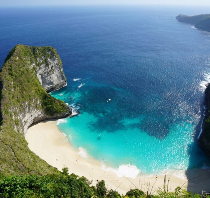 4 Days Bali itinerary covering Kuta, Tanjung Benoa, Turtle Island, Tanah Lot, Ubud, Kintamani volcano view, Tegallalang Rice Terraces, and Devdan cultural show.